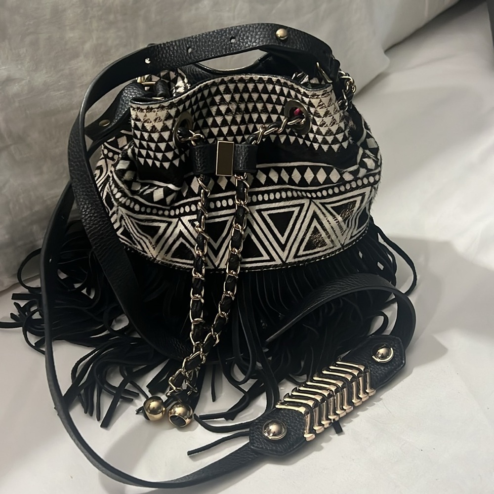 Women's Voyage Boho Fringe Bucket Bag - Black